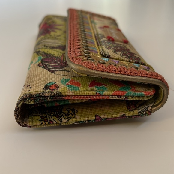 SAKROOTS Peace Orange/Coral Floral Organizer Large Tri-fold Wallet - Picture 4 of 11